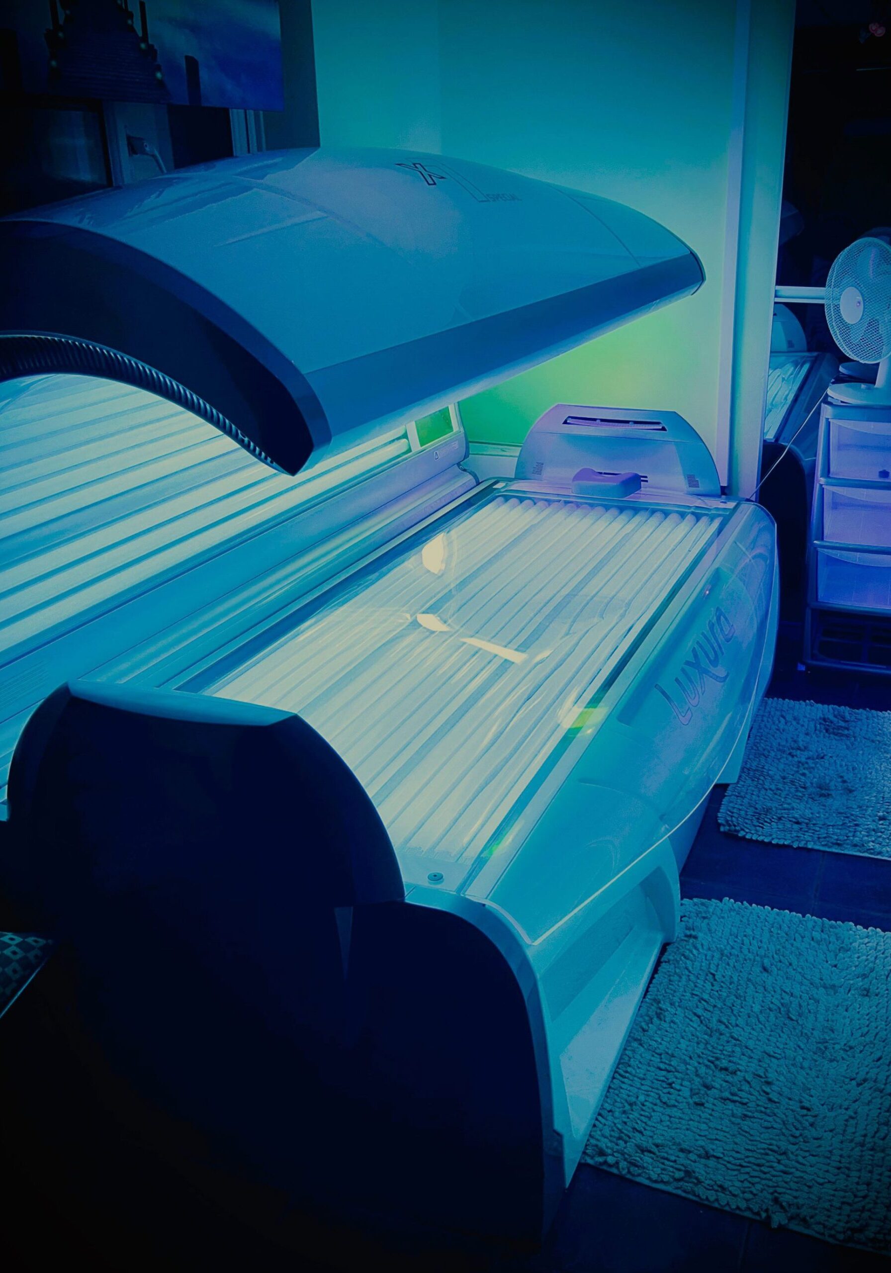 Luxura X7 Sunbed